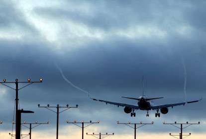EUA reduzem operações em 40 aeroportos no 38º dia de shutdown