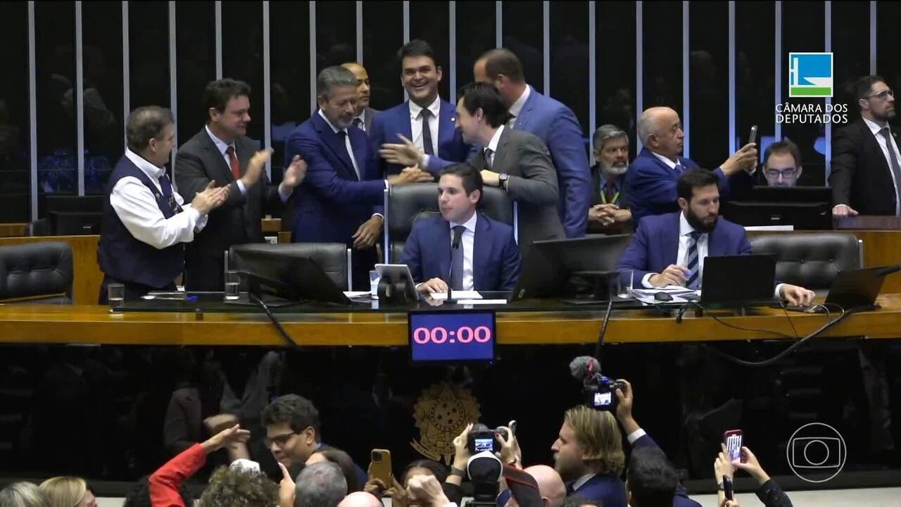 Senado aprova isenção do IR para quem ganha até R$ 5 mil, projeto vai a plenário