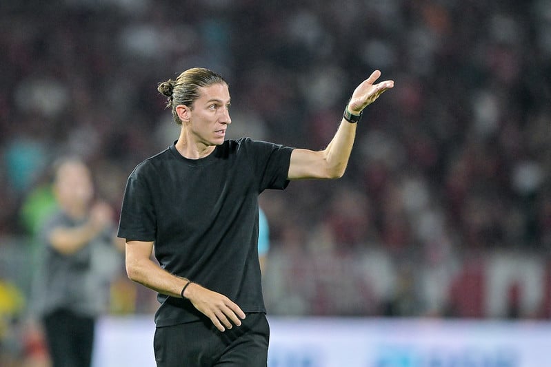 Flamengo renova com o técnico Filipe Luís até o final de 2027