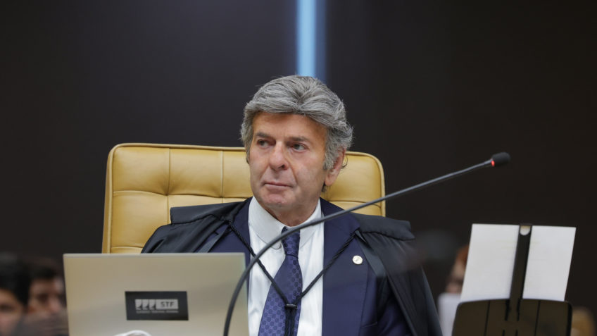 Fux suspende bloqueio de contas de apostas para beneficiários do Bolsa Família e BPC