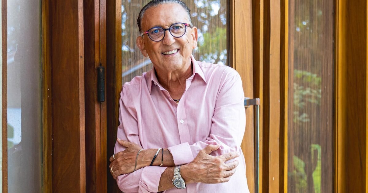 Galvão Bueno é internado com pneumonia em estágio inicial na Santa Casa de Londrina