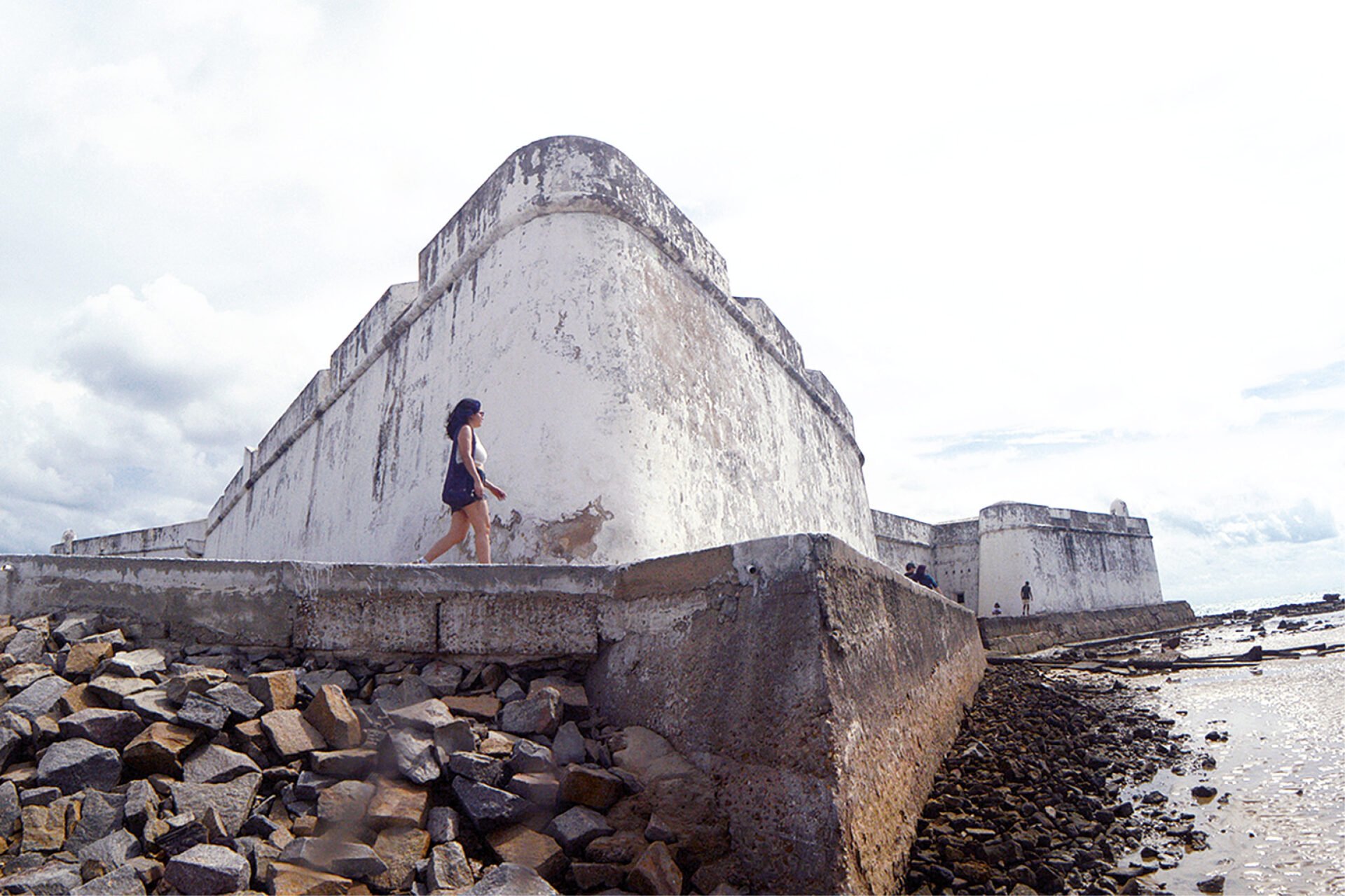 Forte dos Reis Magos atrai 500 visitantes diários e movimenta comércio no verão