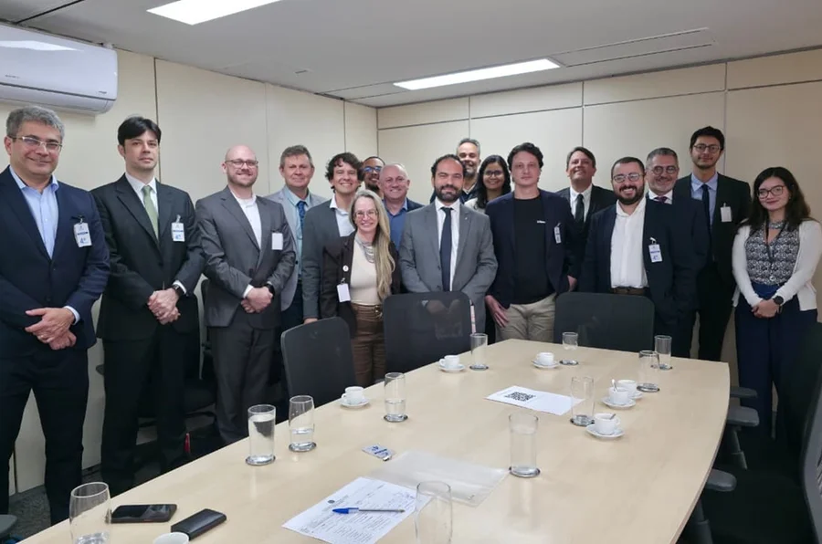 Governo Lula dialoga com setor adulto para proteção de menores no ECA Digital