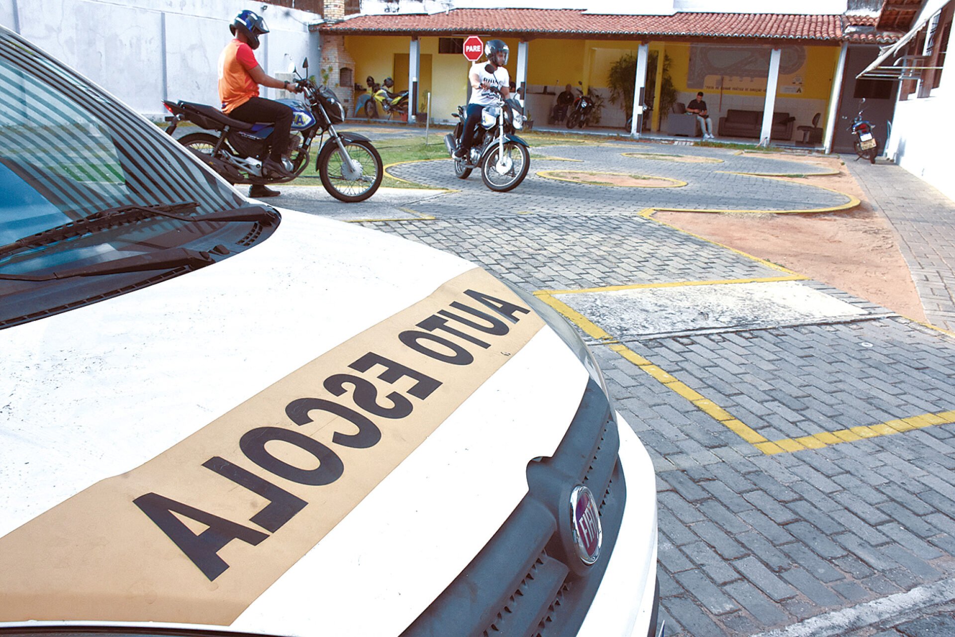 Setor de autoescolas no RN sofre demissões após mudanças nas regras da CNH
