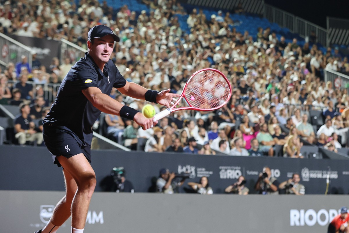 João Fonseca é eliminado nas oitavas do Rio Open, mas vai às semifinais de duplas