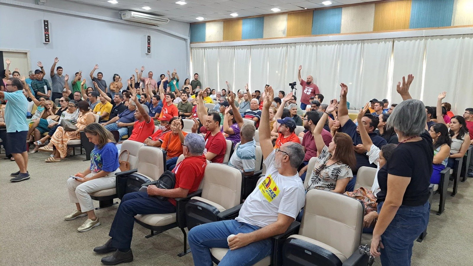 Técnicos-administrativos da UFRN aprovam greve para a próxima segunda-feira