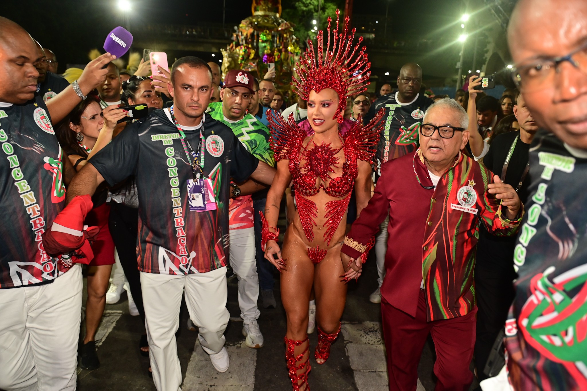 Virginia Fonseca é vaiada como rainha de bateria na Sapucaí