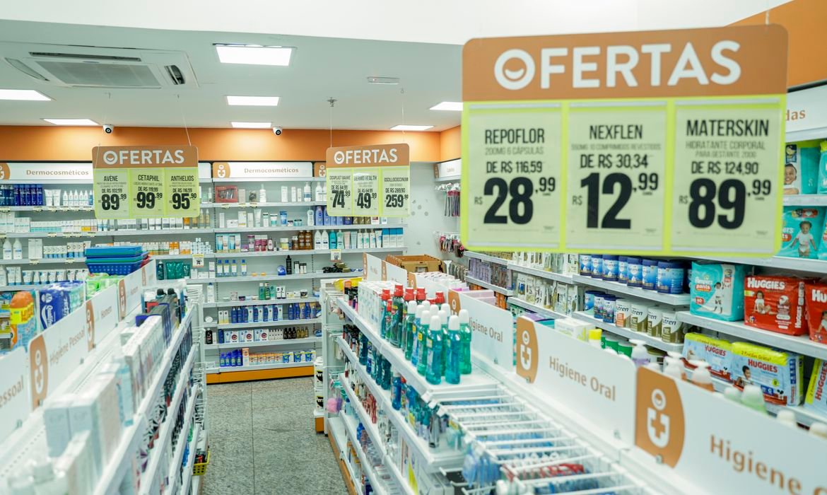 Preços de medicamentos podem subir até 3,81% a partir de terça-feira
