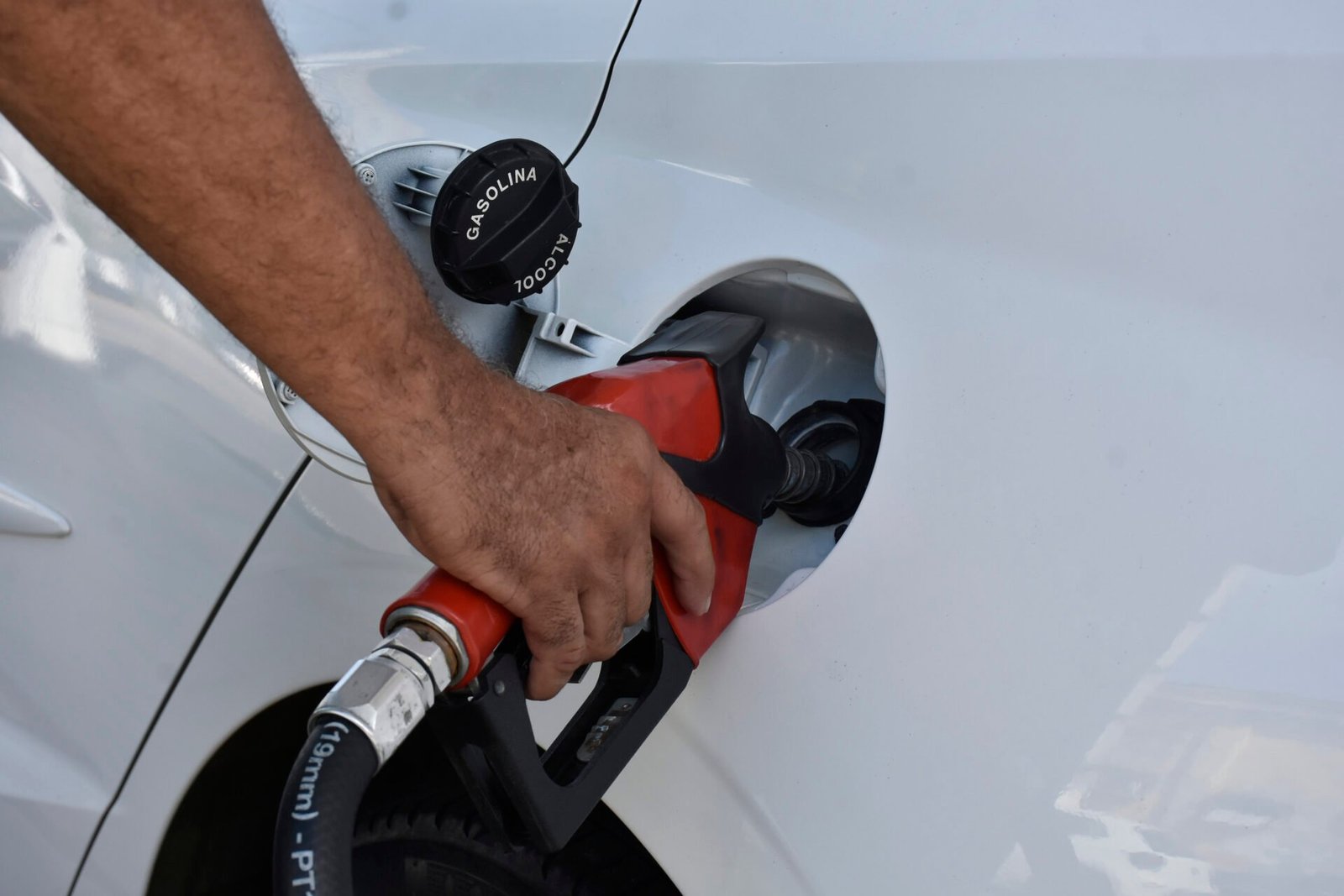 Refinaria Clara Camarão aumenta preços da gasolina e diesel no RN