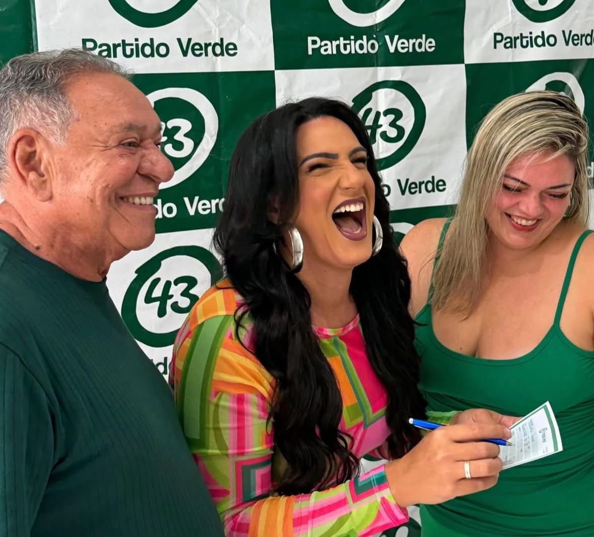 Thabatta Pimenta deixa PSOL e vai ao PV como pré-candidata a deputada federal