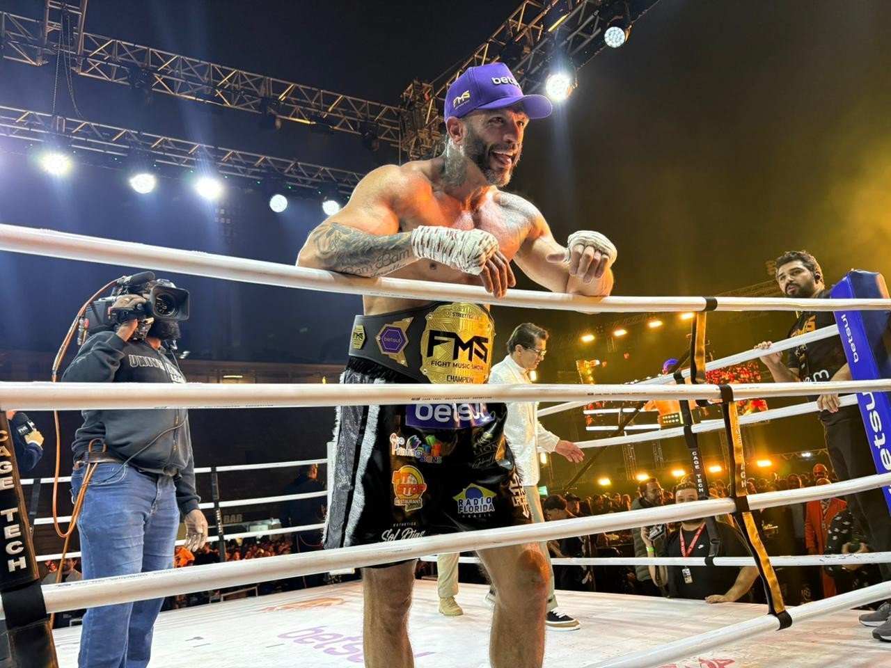 Bambam vence Davi Brito por nocaute técnico e desafia Naldo no FMS 8