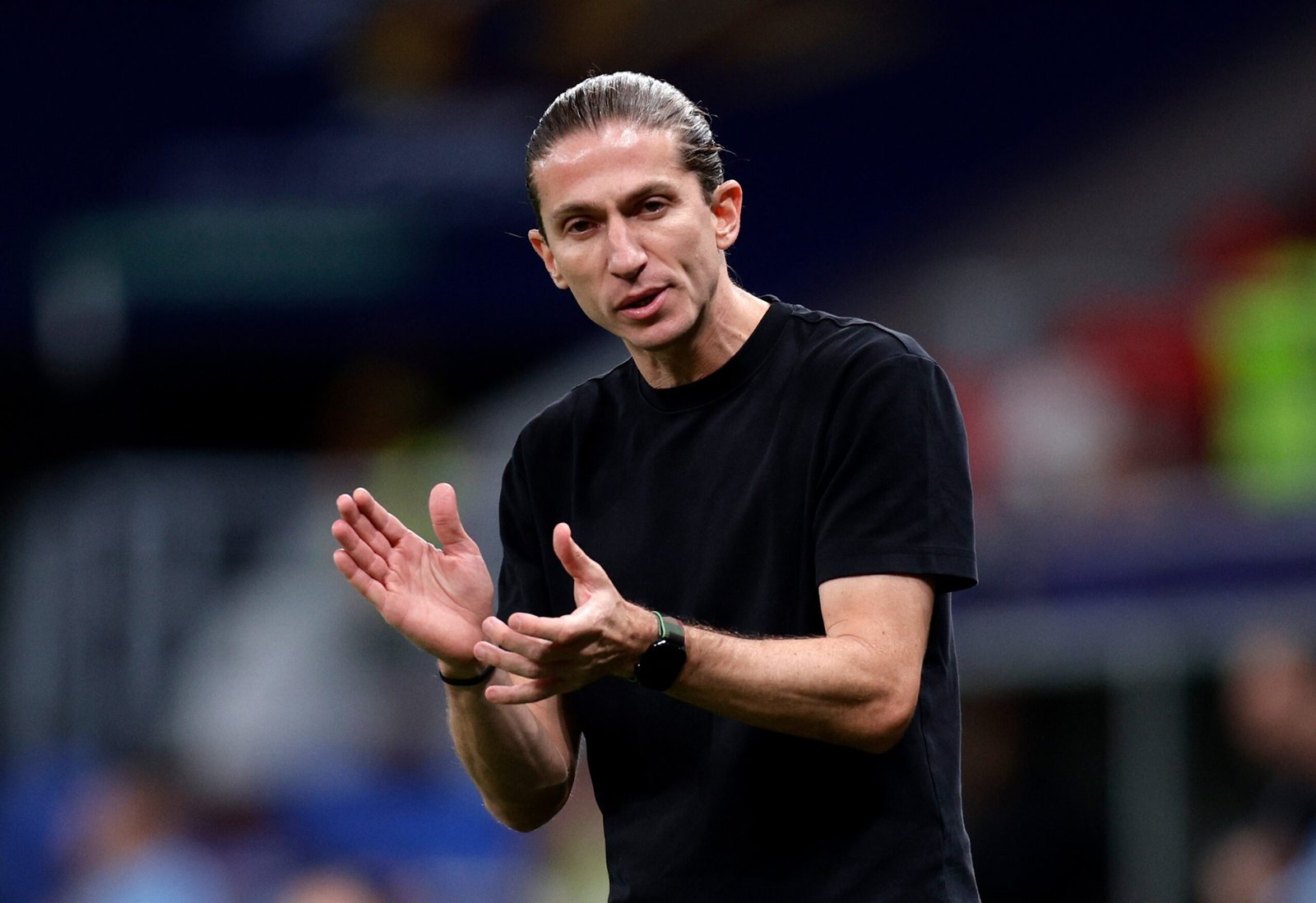 Filipe Luís é cotado para ser treinador do Chelsea na temporada 2026/27