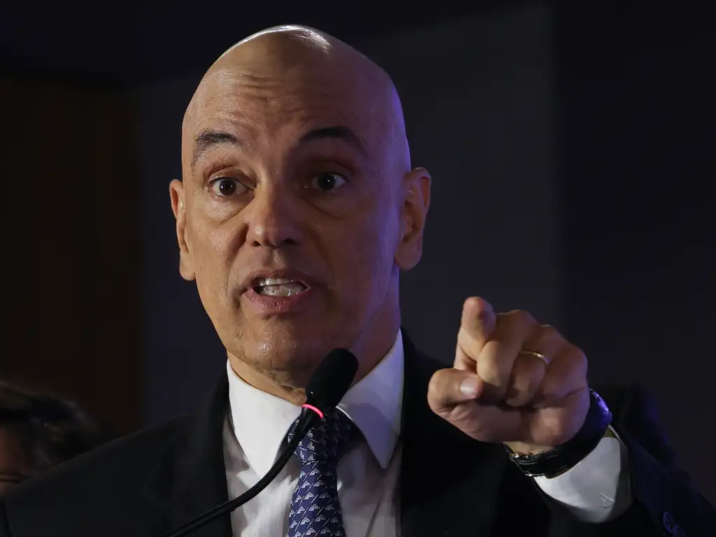 Moraes suspende aplicação da Lei da Dosimetria para condenada por atos de 8 de janeiro