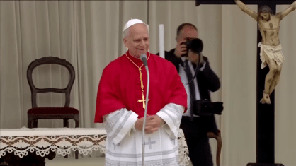 Papa Leão XIV pede aos líderes mundiais para acalmar tensões globais