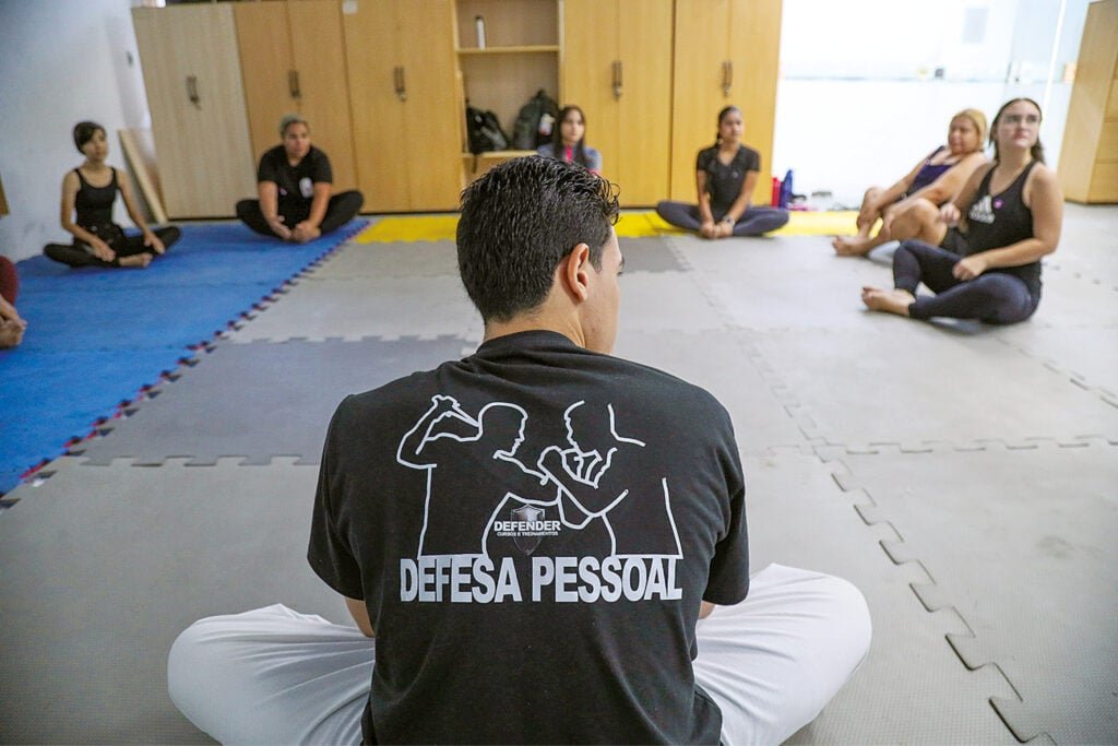 Uern oferece curso gratuito de defesa pessoal para mulheres em Natal