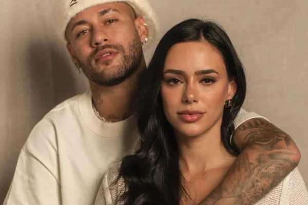 Bruna Biancardi anuncia gravidez de terceiro filho com Neymar Jr.