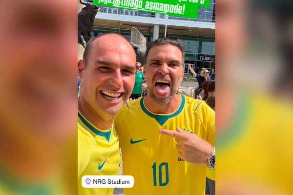 Eduardo Bolsonaro acompanha jogo do Brasil na Copa do Mundo 2026 nos EUA