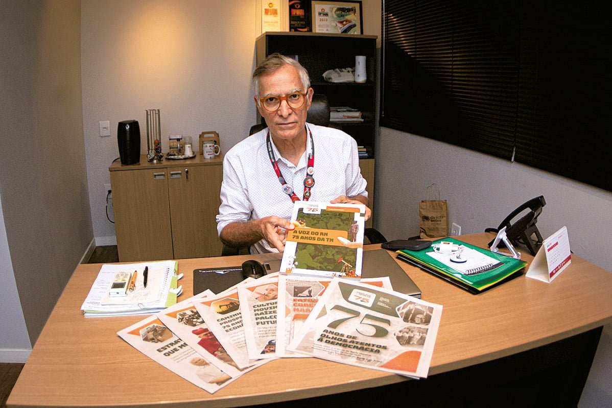 Sistema Tribuna lança livro celebrando 75 anos de jornalismo no RN