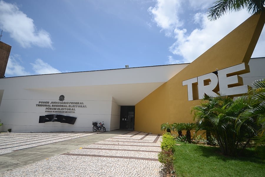 Cassação do prefeito e vice de São Miguel do Gostoso é mantida pelo TRE