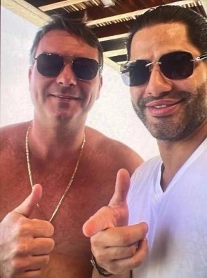 Flávio Bolsonaro se defende após foto com investigado do caso Banco Master