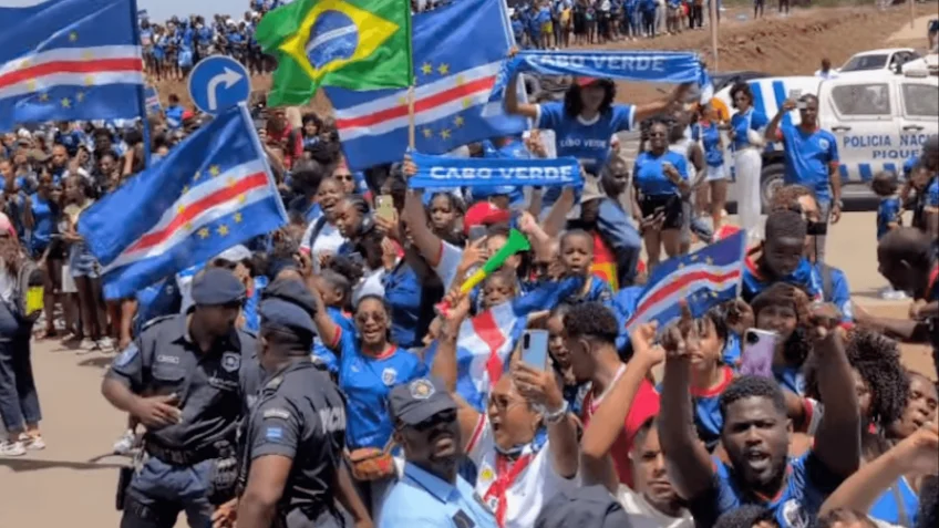 Seleção de Cabo Verde é recebida com festa após estreia histórica na Copa do Mundo