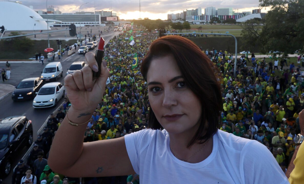 Michelle Bolsonaro rejeita apoio a Ciro Gomes no Ceará mesmo após saída de Eduardo Girão