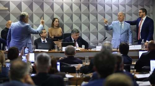 Petistas criticam escolha de Alfredo Gaspar como vice de Flávio Bolsonaro