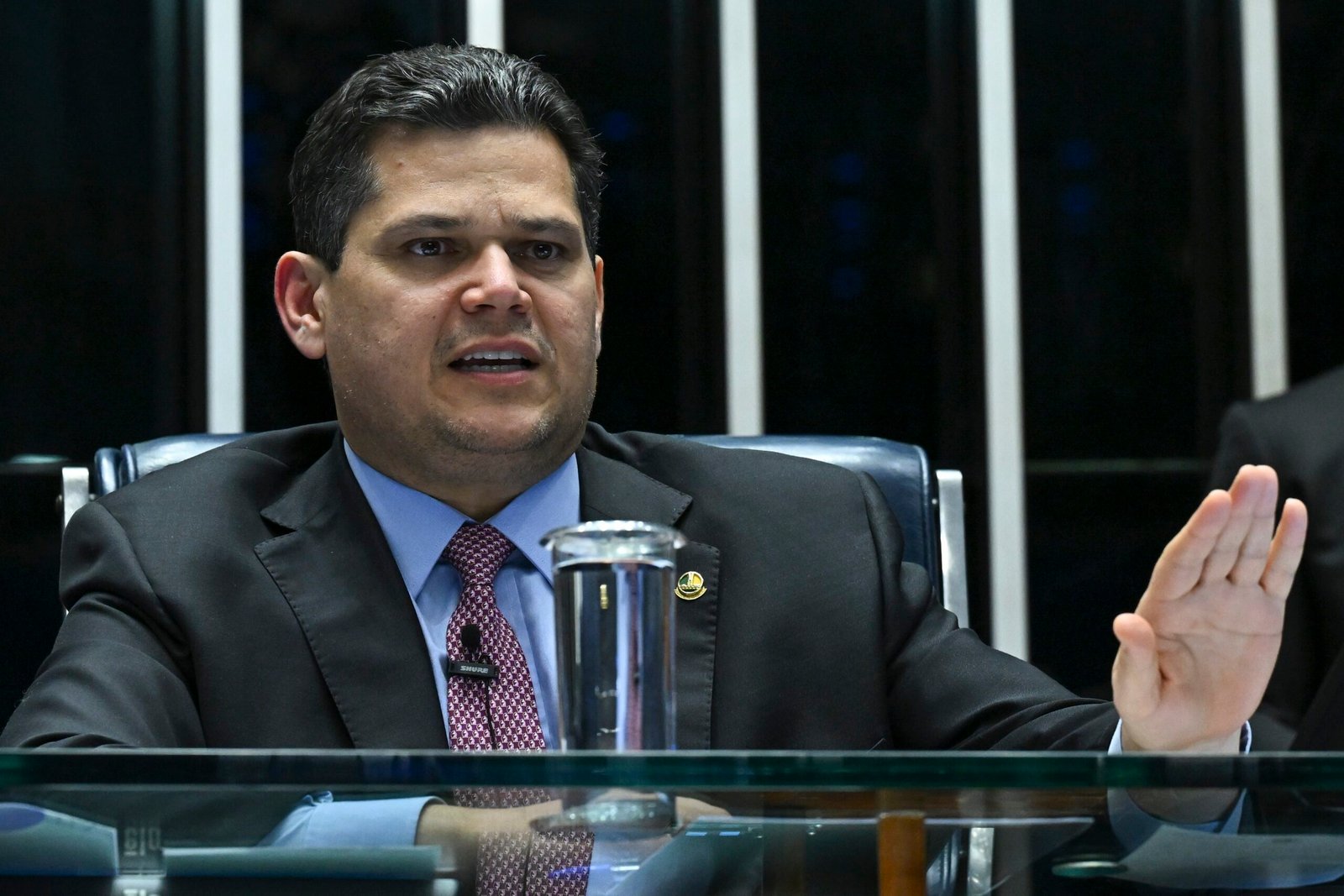 Alcolumbre diz que R$ 130 milhões para filme de Bolsonaro foram esquecidos e culpa recai sobre ele e Moraes