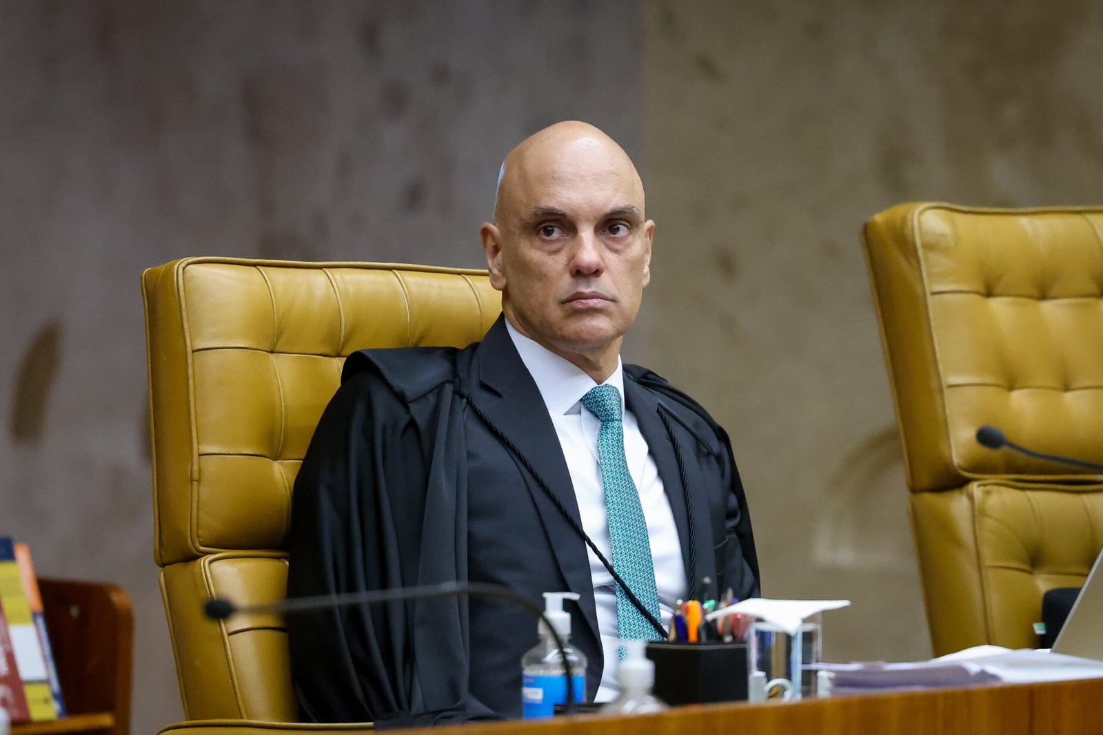 Alexandre de Moraes nega irregularidades e fala pela 1ª vez sobre mensagens de Vorcaro
