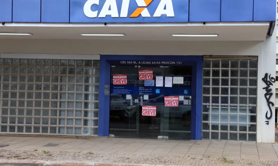 Empregados da Caixa mantêm greve após rejeitar proposta sobre Saúde Caixa