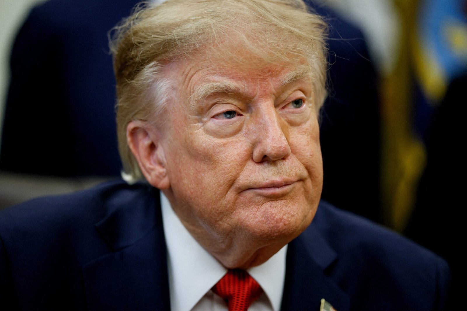 Trump propõe novo nome para inteligência artificial em enquete no Truth Social