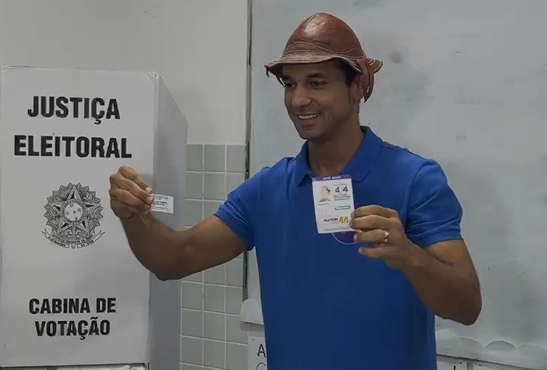 Allyson Bezerra vota em Mossoró e demonstra confiança na vitória no 2º turno