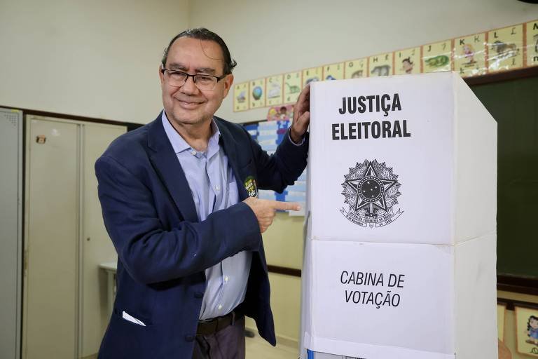 Augusto Cury oficializa apoio a Flávio Bolsonaro no segundo turno
