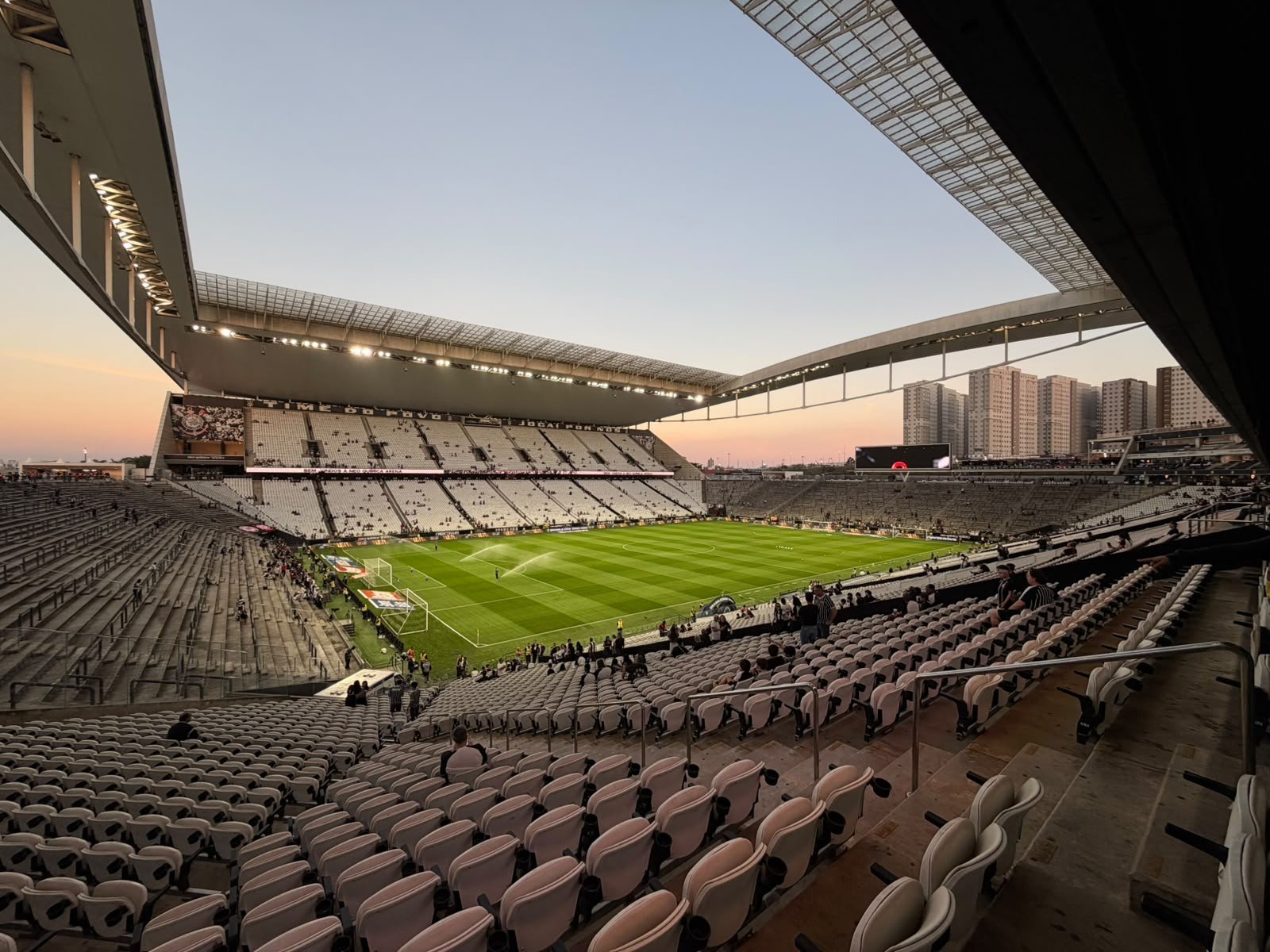 Corinthians e Caixa acordam suspensão de dívida e retenção de bilheteria