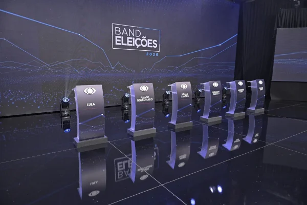 Emissoras estrangeiras solicitam à Band transmissão do debate Lula x Flávio