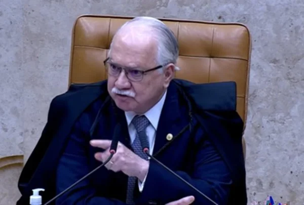 Fachin determina à PF apuração sem exceção sobre ministros no Caso Banco Master