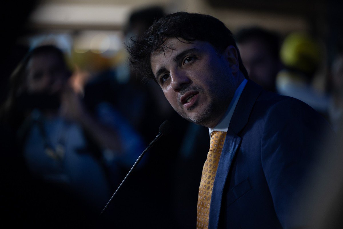 Gilmar Mendes determina participação de Renan Santos em debate da Globo